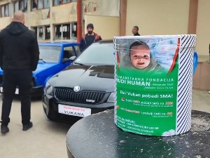 "Паркирај за Вукана" – љубитељи аутомобила показали хуманост у Грачаници