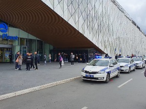 Лажне дојаве о бомби у четири тржна центра