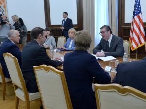 Вучић са америчким сенаторима: Унапређење сарадње са САД један од приоритета Србије