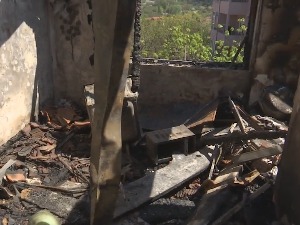 Када ватра однесе кров зграде коме да се обрате станари док чекају проценитеља и вештака