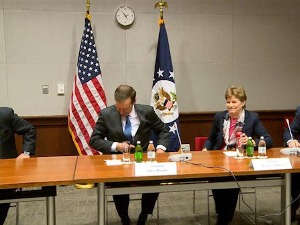 Сенатор Крис Марфи: Надамо се да ће Србија учествовати у партнерству да се заустави руска инвазија