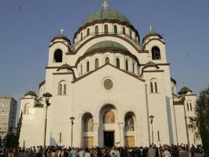 Поноћна Васкршња литургија из крипте Храма Светог Саве