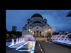 Поноћна Васкршња литургија из крипте Храма Светог Саве