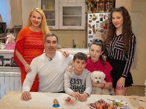 ТВ лица...као сав нормалан свет: Гости Александар и Јелена Гајшек