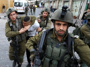 Десетине Палестинаца повређене током сукоба у Ал Акси