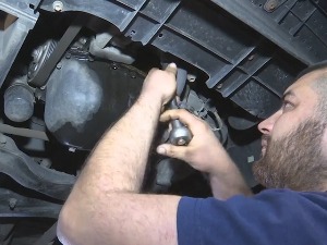 Возачи страхују због лопова који масовно краду катализаторе, али постоји начин да им отежате крађу