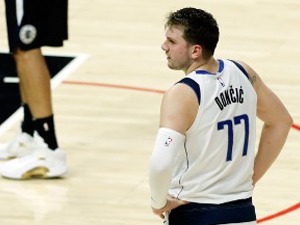 Сјајни Дончић водио до победе над Јутом, Далас води са 3-2