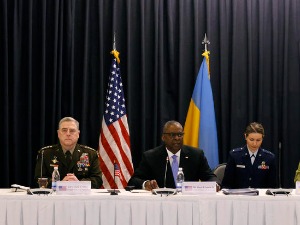 Амерички генерал у Рамштајну: Украјинци ће се борити, ми морамо да обезбедимо оружје