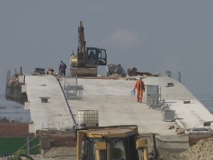 Пруга пролази на метар и по од дворишта - може ли се поднети захтев за додатни откуп земљишта