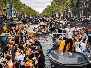 Холандија прославила Краљев дан – весело и на улицама после двогодишње паузе