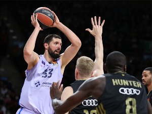 Миротић бољи од Лучића, Барса вратила брејк Бајерну
