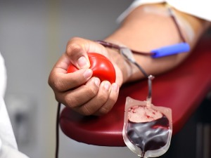 Током празника мање залихе, апел грађанима да дају крв