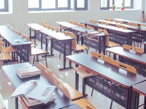 Дојаве о бомбама у двадесетак средњих школа у Београду