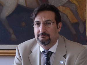 Арис Мовсесијан поднео оставку на место председника Нове странке