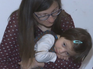 Мала Ленка се бори са три дијагнозе – за лечење у иностранству потребна јe помоћ свих нас