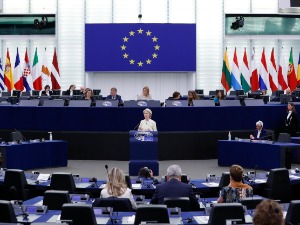 ЕУ представила шести пакет санкција – ембарго на руску нафту