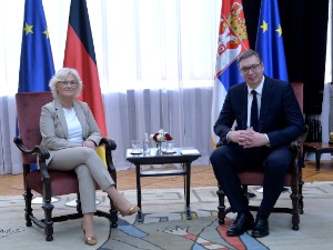 Председник Вучић се састао са немачком министарком одбране Кристин Ламбрехт