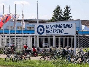 Радник погинуо у суботичкој фабрици, обрушиле се палете