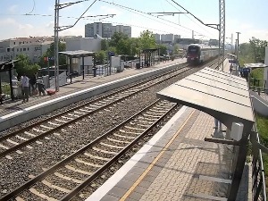 Не претрчавати брзу пругу, опасност вреба сваког тренутка