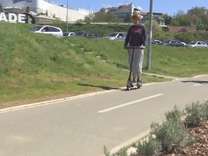 Tротинети брзо ушли у саобраћај, али ко зна кад ће у закон