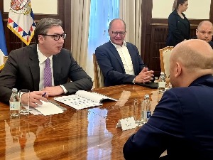 Вучић са Сарацином: Србија ће још интензивније наставити да следи свој европски пут 