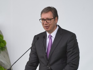 Вучић: Тек смо отворили дебату о војном року, ја сам за