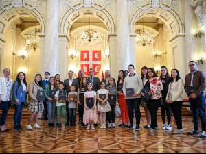 Уручене награде основцима, победницима конкурса "Наш војник, наш херој"