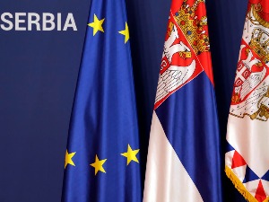 Европска комисија: Уставна реформа у Србији успешно окончана, забринутост због стања у медијима
