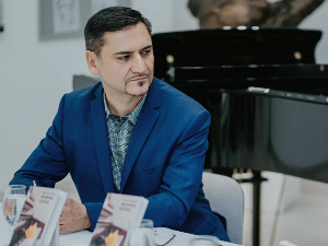 Две књиге Драгана Јаковљевића представљене у Крагујевцу и Будимпешти