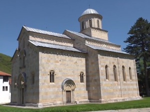 Високи Дечани чекају да им се врати имање, захтев Приштине за чланство у СЕ повећао забринутост