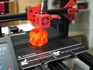 Машински факултет добио најсавременији индустријски три-де штампач