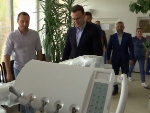 Донација Канцеларије за КиМ вишечланој српској породици у Ораховцу