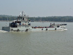 Мјанмар – преврнуо се брод са 90 људи, најмање 50 несталих