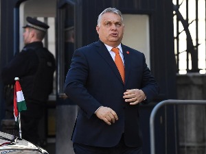 Orban proglasio vanredno stanje i poručio: Ne smemo da se mešamo u rat