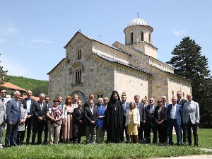 Високи Дечани: Посета дипломата за очување културне баштине и слобода свих заједница