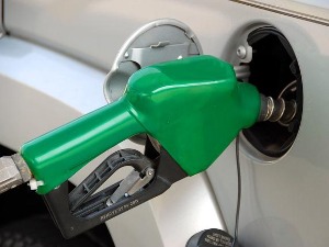 Мађарска увела "роминг" за бензин, за странце гориво само по комерцијалној цени