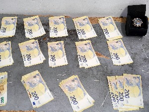 На Хоргошу и Батровцма заплењене фунте и сат од 60.000 долара