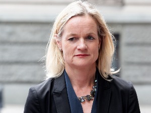 Фон Крамон: У Приштини имају предлог за ЗСО