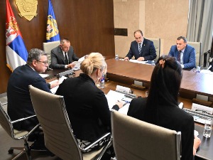 Вулин: Идентификовани сви који су из Србије слали претње о бомбама