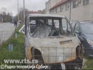 Одређен притвор Звездиним навијачима због паљења комбија после дербија 