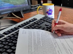 Оловка или тастатура – како у школама задржати писање руком