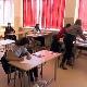 Начелник Школске управе саветује малим матурантима, понесите хемијску оловку и доста стрпљења