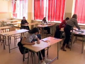 Начелник Школске управе саветује малим матурантима, понесите хемијску оловку и доста стрпљења