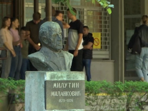 Новосадски професори бесплатно спремају 10.000 матураната