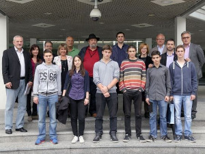 Квадратура круга: Евро за знање - племенита мисија обичних људи