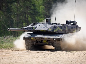 Немци васкрсли „пантера“, тенк будућности који ће променити бојно поље