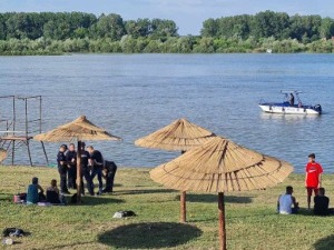 Шабац, рониоци настaвљају потрагу за младићем