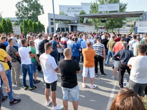 Радницима "Фијата" до понедељка продужен рок за изјашњавање