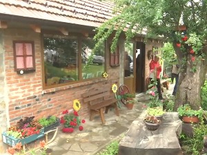 Лепоте Кукавице, чист ваздух, вода, дарови природе – али и пропали макадмаски пут