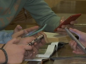 Опао индекс медијске писмености, деца постала страствени корисници интернета